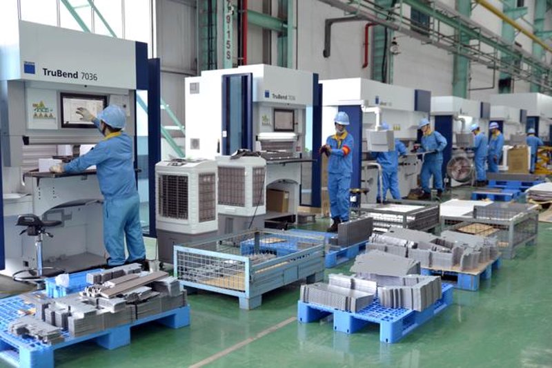 数据解读:三张钣金加工图片背后的工艺真相